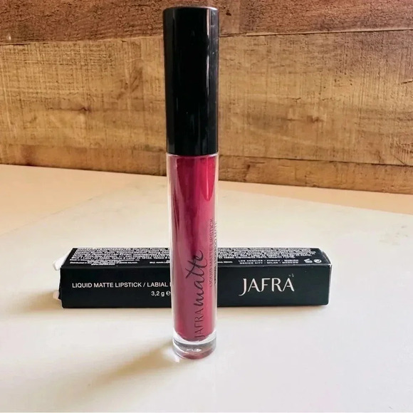 NIB Jafra Liquid Matte Lipstick - Wild Kiss - Picture 2 of 4